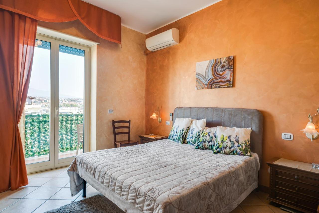 Roomy And Bright Apartment With Balconies X6 Катания Экстерьер фото