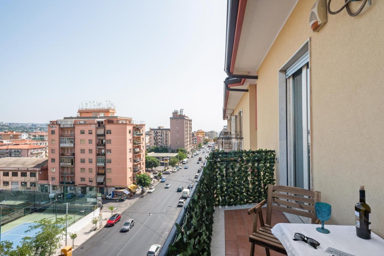 Roomy And Bright Apartment With Balconies X6 Катания Экстерьер фото