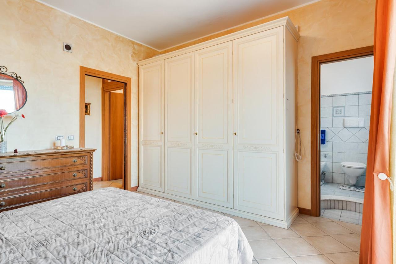 Roomy And Bright Apartment With Balconies X6 Катания Экстерьер фото