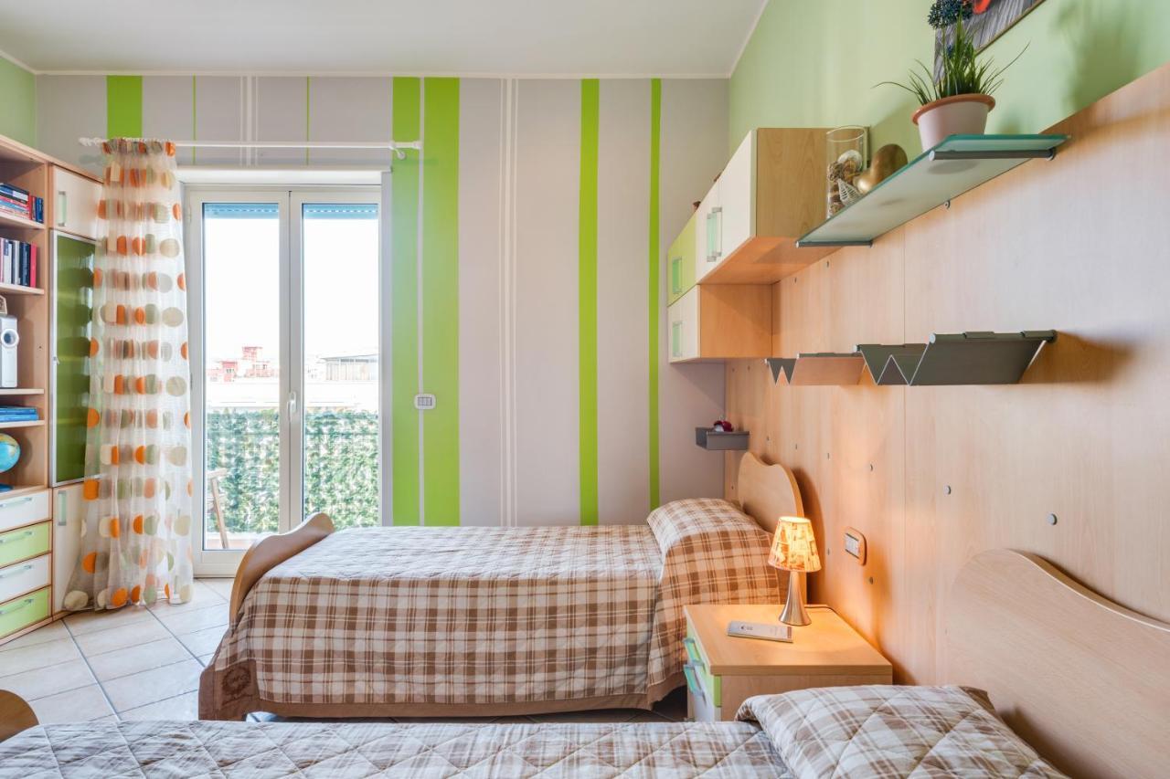Roomy And Bright Apartment With Balconies X6 Катания Экстерьер фото